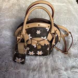 Chic Floral Mini Bag in Brown and Cream
